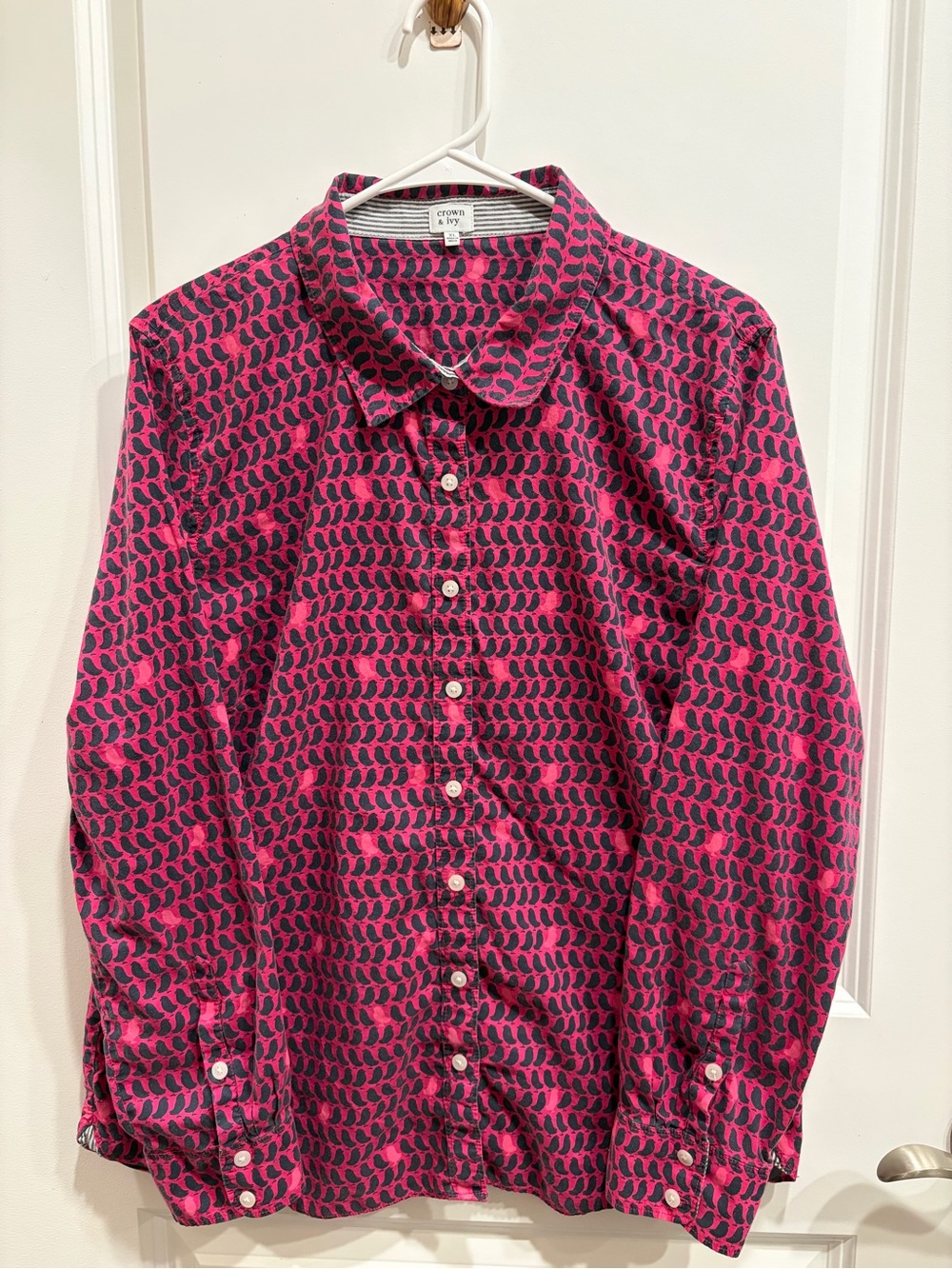 Crown & Ivy Pink Chicken Pattern Button Up Shirt Women’s Size XL